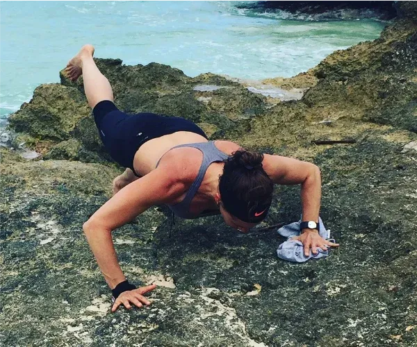 Jenna Wolfe doing pushups