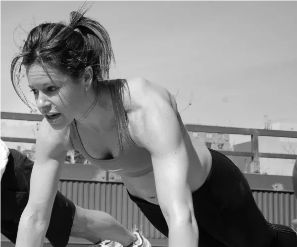 Jenna Wolfe doing pushups
